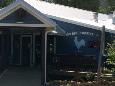 Blue Rooster fried chicken and seafood restaurant in Hochatown